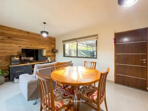 Casa 5 ambientes con 2 baños