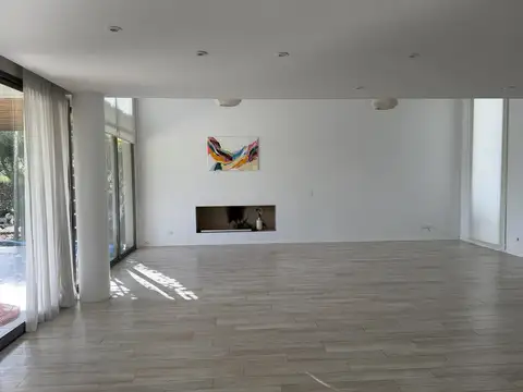 Casa 4 ambientes con 3 baños