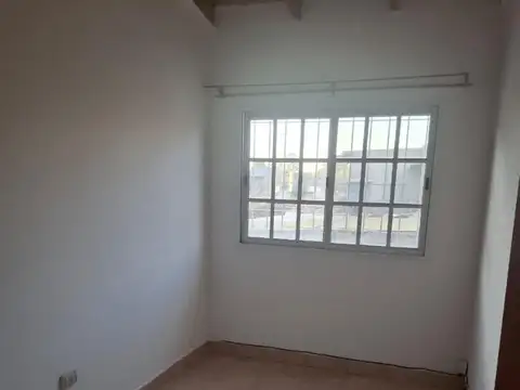 Depto Tipo Casa 4 ambientes con 1 baño