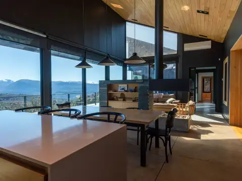 Casa 6 ambientes con 3 baños