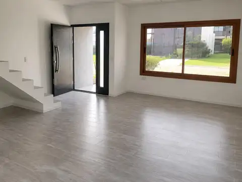 Casa en Alquiler de 3 dormitorios