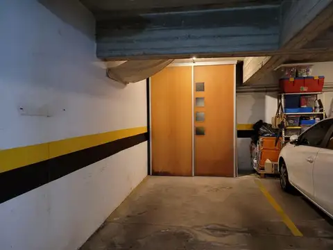 Piso de 4 ambientes con cochera