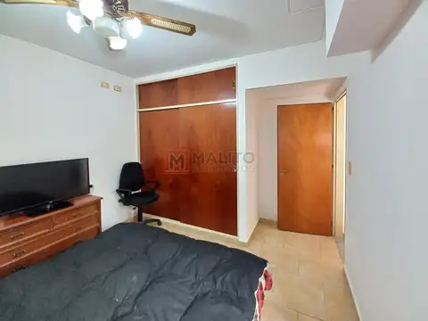 Venta PH Lateral 2 Ambientes con Patio Lavadero