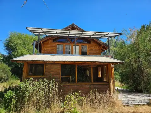 Exclusiva propiedad a 100 metros del Lago Epuyén