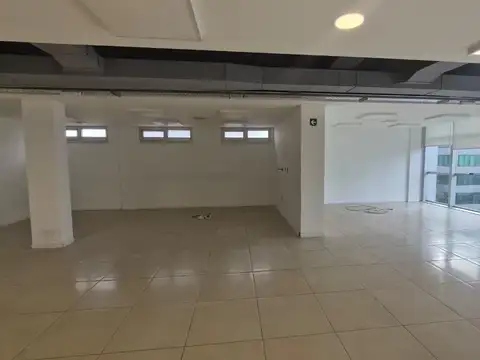 Oficina en Alquiler al Norte