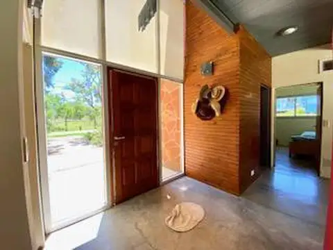 Casa 7 ambientes con 4 baños