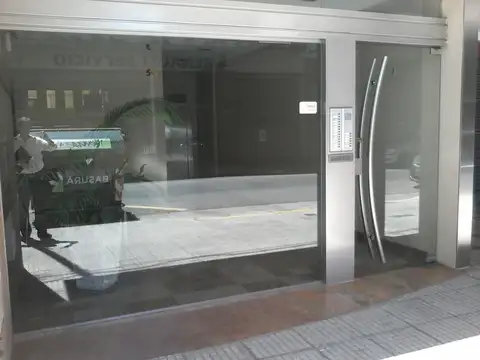 MONO AMBIENTE COMPLETO MODERNO CONTRAFRENTE CON BALCON