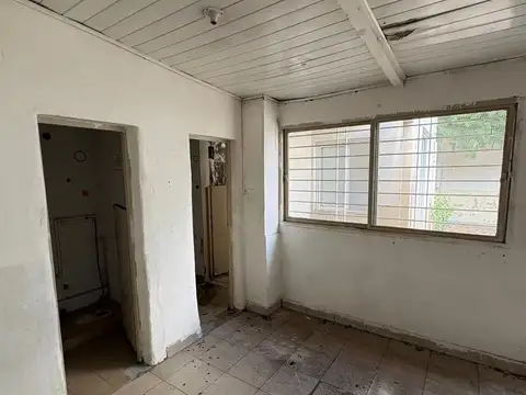 Casa 5 ambientes con 1 baño