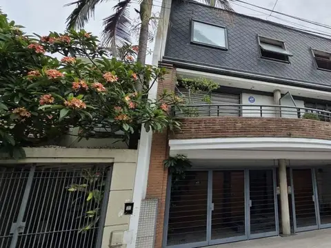 EXCELENTE PH EN TRIPLEX SIN EXPENSAS COMO UNA CASA
