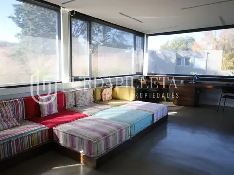 Casa 6 ambientes con 4 baños