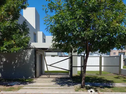 Depto Tipo Casa en Venta de 3 dormitorios