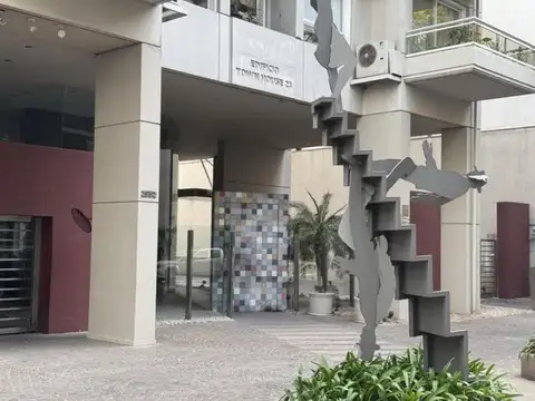 Pacheco De Melo 2500, Piso alto