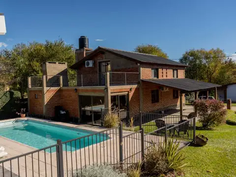 Casa en Venta con 1 cochera