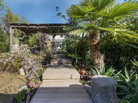 Casa en Venta con 5 cocheras