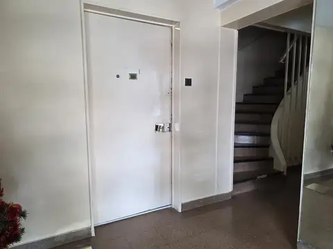 Alquiler Monoambiente.Sin expensas.Patio.PB. Frente.Subte