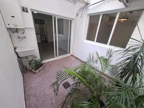 Con patio, excelente ubicación