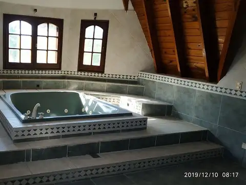 Casa en Venta con 4 cocheras