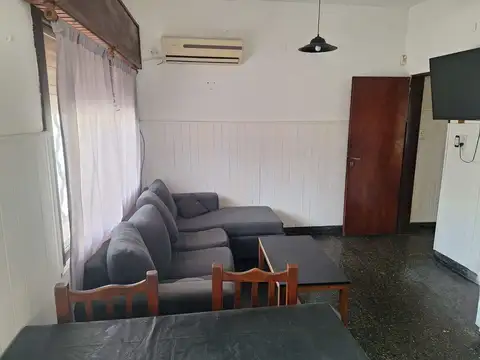 CASA 4 AMBIENTES VENTA ADROGUE CON PILETA