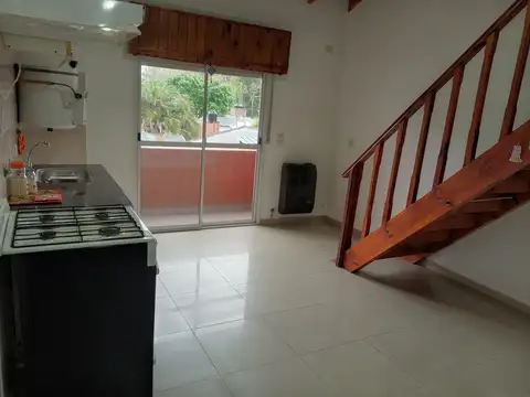 HERMOSO 2 AMBIENTES CON BALCON