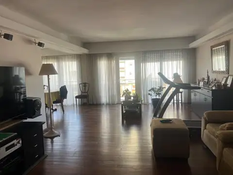 Piso 4 amb c dep serv y Cochera con balcón corrido