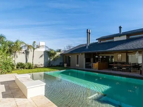 VENTA CASA/QUINTA EN MERCEDES