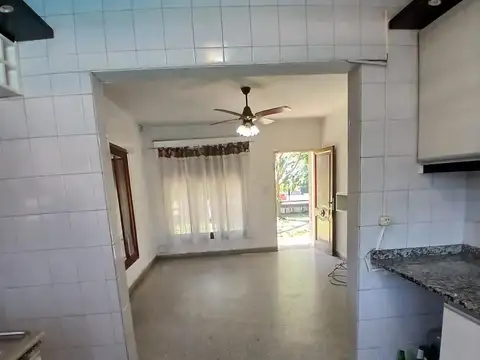 Casa 4 ambientes con 1 baño