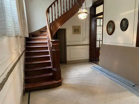 Depto Tipo Casa 8 ambientes con 5 baños