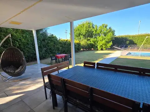 Casa 6 ambientes con 3 baños