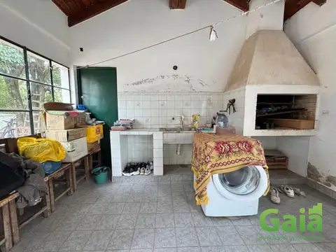 Casa 5 ambientes con 2 baños