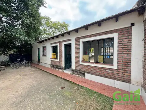 Casa en Venta con 4 cocheras