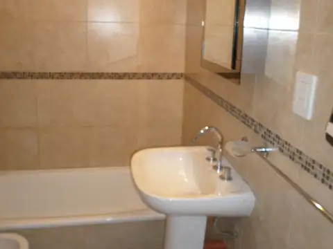 Depto Tipo Casa en Alquiler de 1 dormitorio