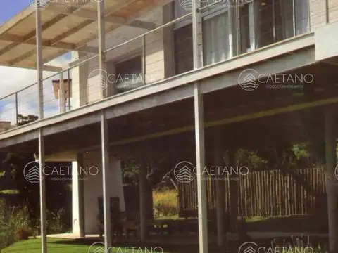 Casa en Alquiler Temporal en El Chorro, USD 28.500