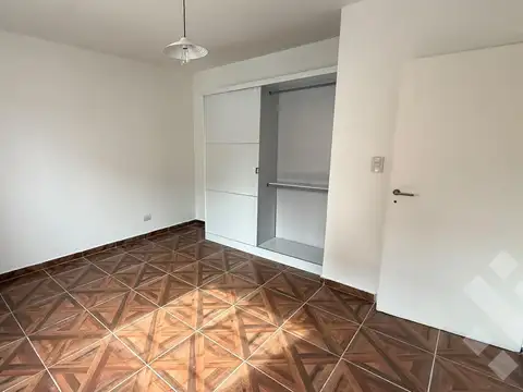 Casa en Alquiler con 1 cochera