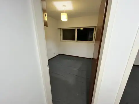 Alquilo en Caseros Departamento de 3 Ambientes Cochera Compartida F: 7419