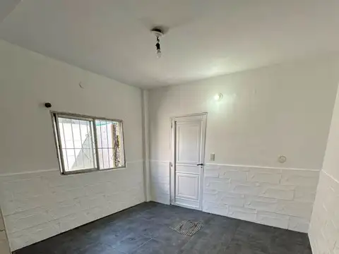 Depto Tipo Casa en Alquiler de Monoambiente