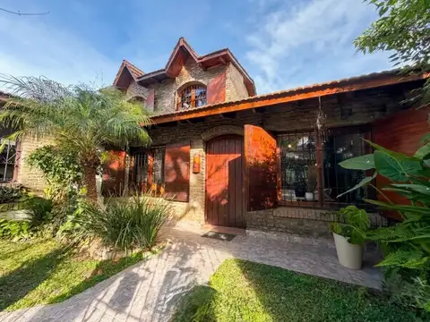 VENTA / PERMUTA – CASA 4 DORMITORIOS CON JARDÍN, PARRILLERO Y COCHERA – LOMAS DE ALBERDI, ROSARIO