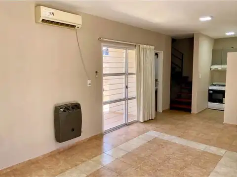 Los Gigantes e/los Tamarindos y Alem