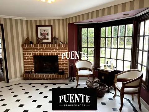 Casa 6 ambientes con 4 baños