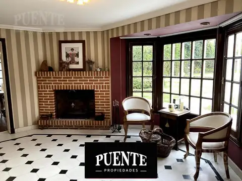 Casa 6 ambientes con 4 baños
