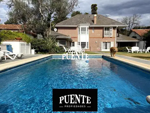 Importante Chalet en Venta en Monte Grande sobre lote de 1400 m2