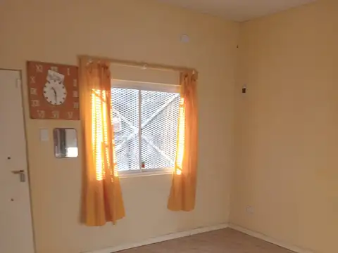 Departamento en Alquiler en Chilavert, $ 550.000