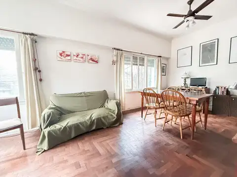 Casa 9 ambientes con 3 baños