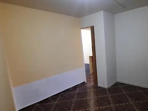 Casa 2 ambientes con 1 baño