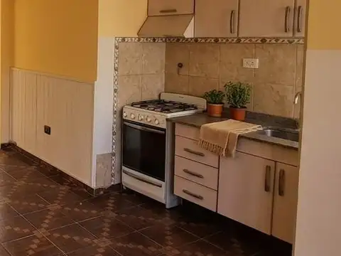 Casa 2 ambientes con 1 baño