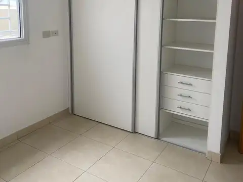 Departamento en Alquiler en Villa Sarmiento, $ 600.000