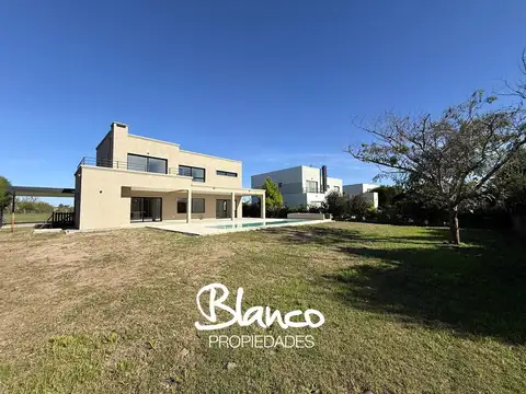 Casa en Venta en Haras Santa Maria, USD 420.000