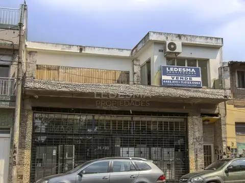 LOCAL 160M2 CUBIERTOS CON DEPARTAMENTO  EN VENTA