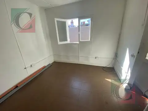 Depto Tipo Casa en Alquiler en Remedios De Escalada, $ 350.000