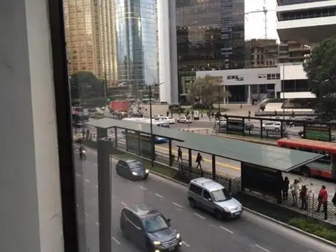 Oficina en Alquiler con 12 cocheras