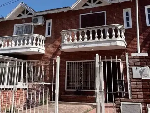 CASA 3 AMBIENTES TIPO DUPLEX BERAZATEGUI